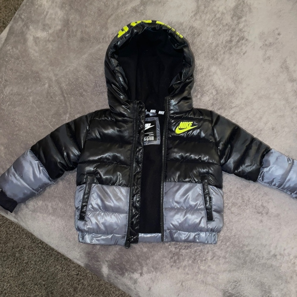 TODDLER NIKE COAT - NEW